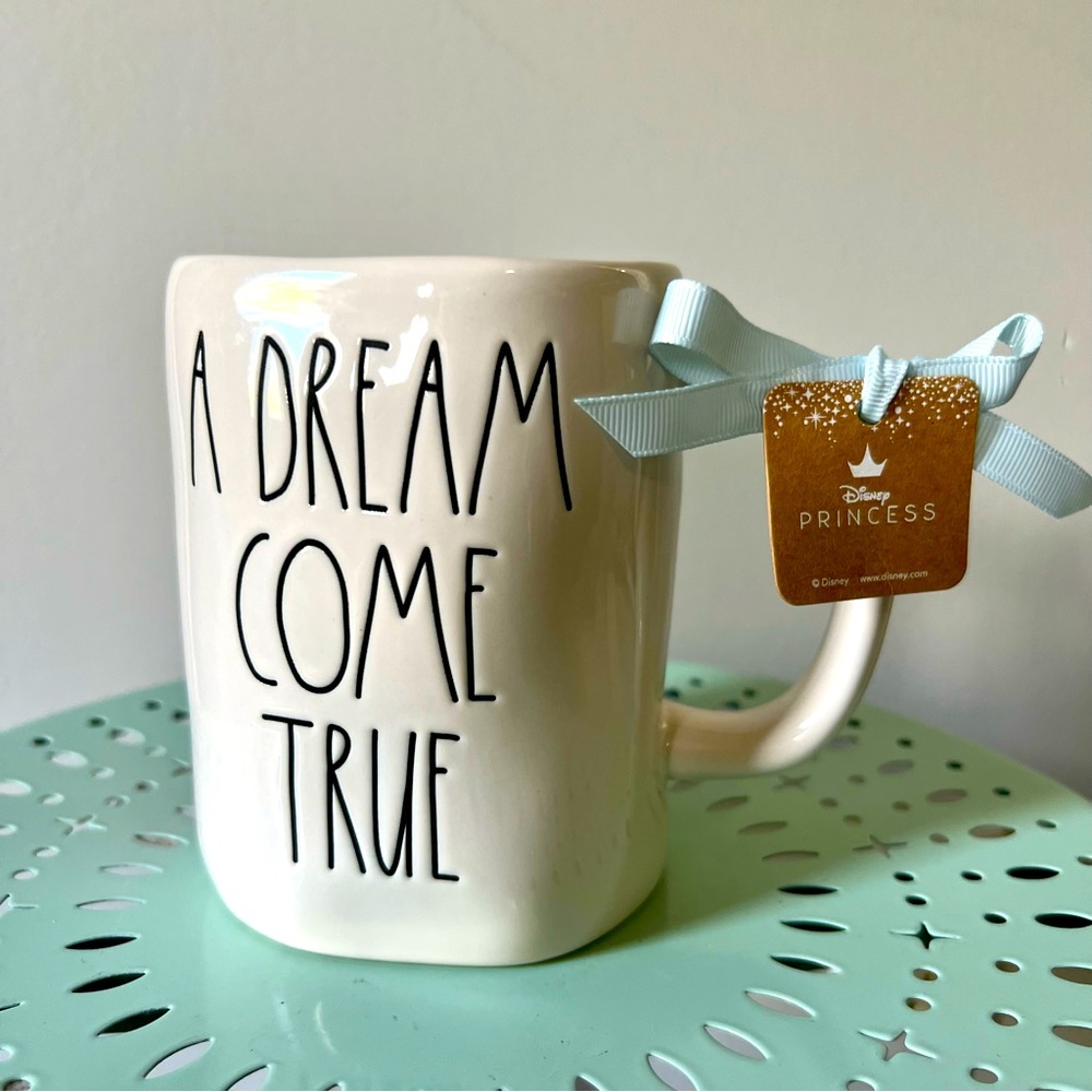 Rae Dunn Disney Princess Cinderella castle mug NWT